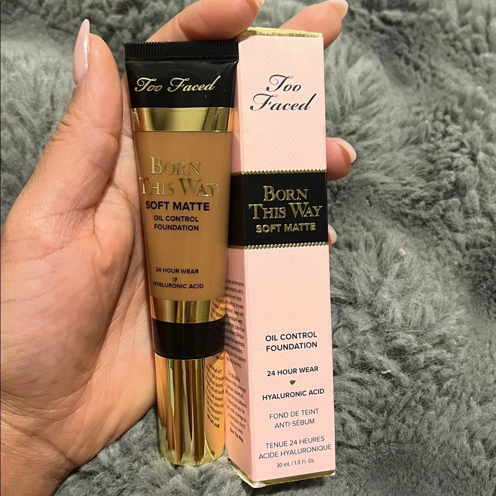 TOO FACED Born This Way Soft Matte Foundation